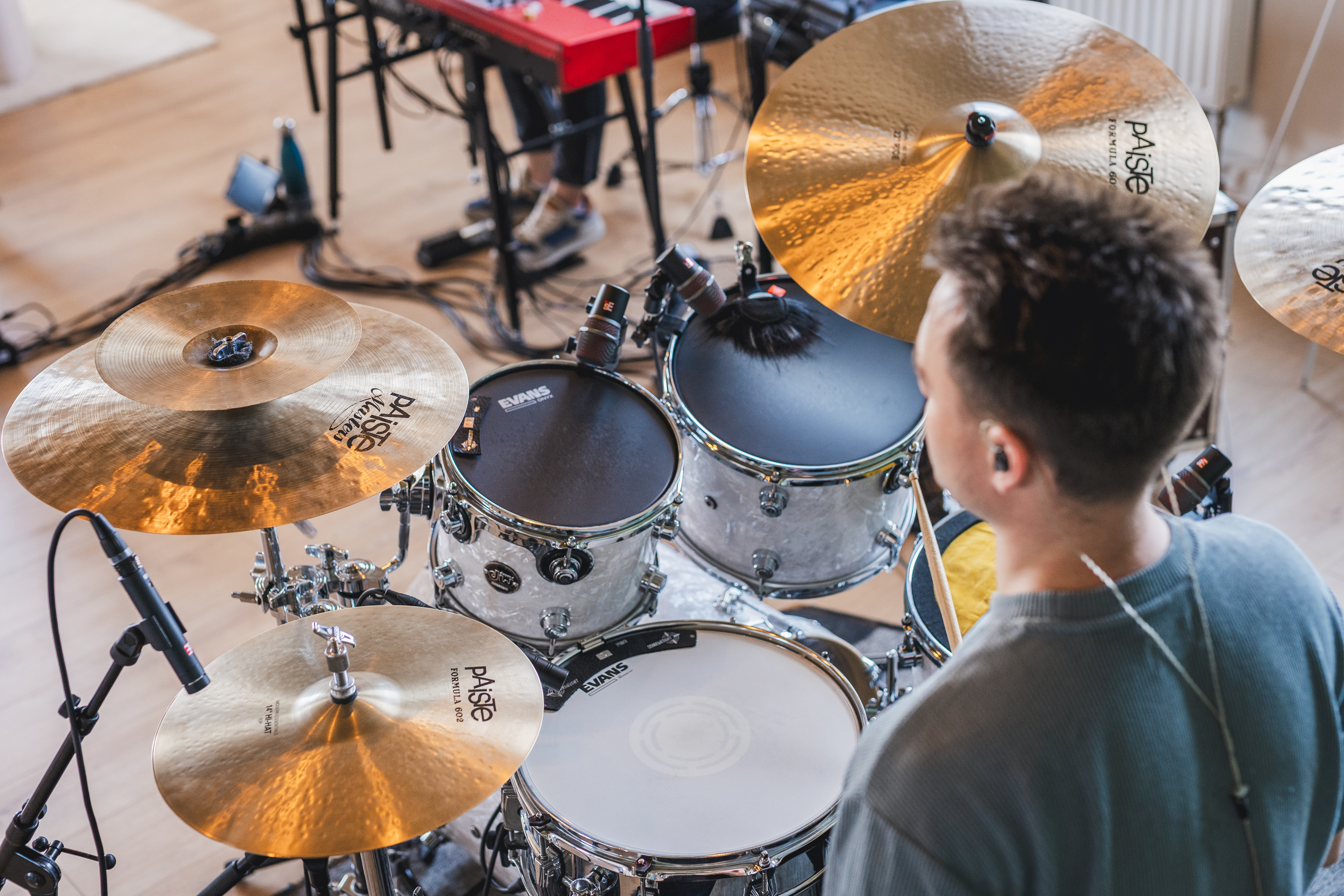 Dennis Aubele beim Drum-Recording
